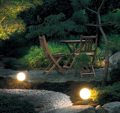 Natur und Technik: Die richtige Beleuchtung macht den Garten auch bei Dunkelheit zur sehenswerten Attraktion