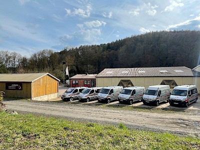 Starke Flotte: Das Team der Innenausbau Hardegsen ist im Raum Göttingen und Northeim der Spezialist für gehobene Raumgestaltung., © Moews